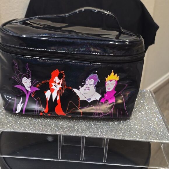 Wet-n-Wild X Disney Villains Fairedt & Fiersest Cosmetic Case - Picture 9 of 13